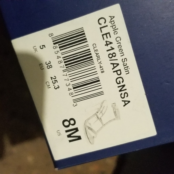 new in box green heels - Picture 3 of 4